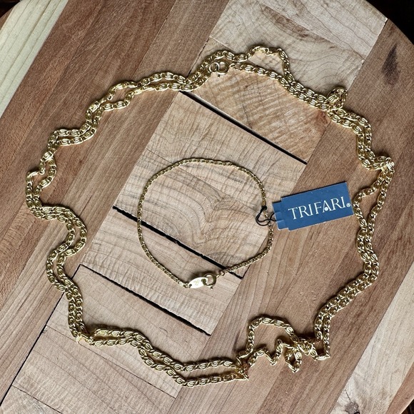 Trifari Jewelry - VTG Crown Trifari Paper Clip Chain Long Necklace 50 Inch Bracelet Set Gold Plate